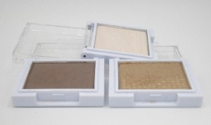 Die Wimpern schminken